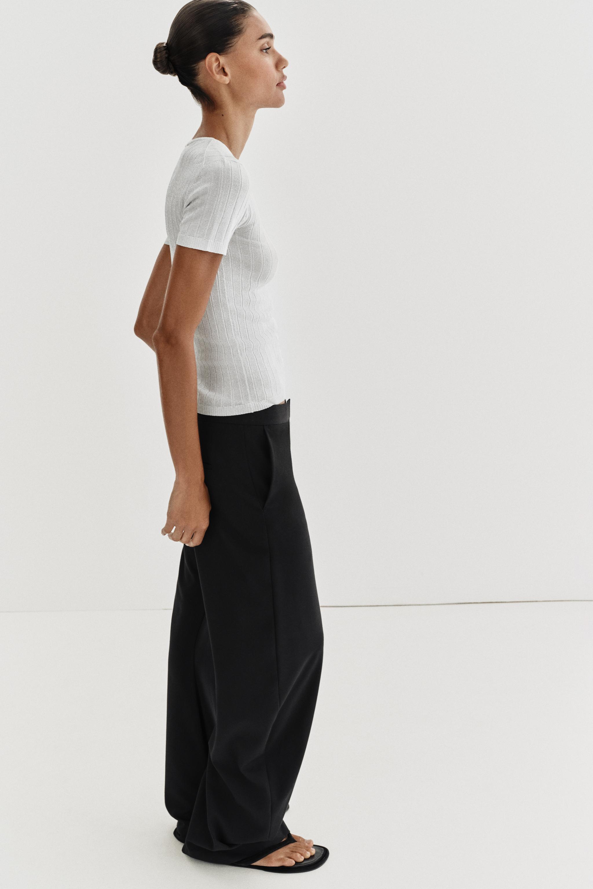METALLIC THREAD RIB KNIT TOP